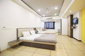 Hotel Manila, Ahmedabad 4